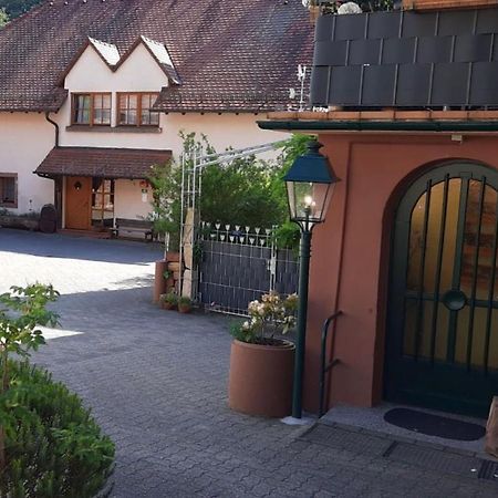 Pension - Gaestehaus Zum Pfaelzerwald Hinterweidenthal Exteriör bild
