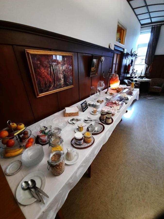 Pension - Gaestehaus Zum Pfaelzerwald Hinterweidenthal Exteriör bild