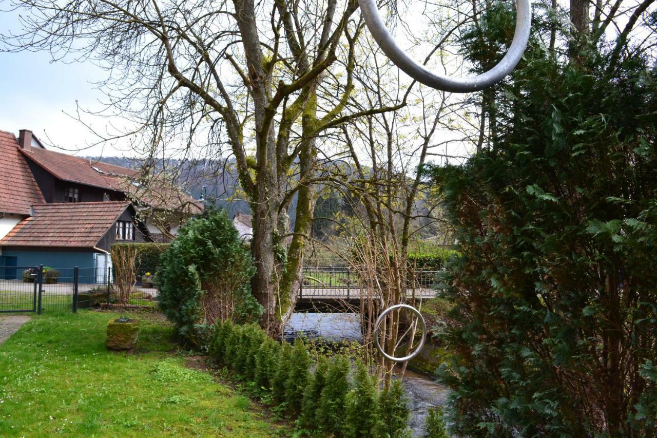 Pension - Gaestehaus Zum Pfaelzerwald Hinterweidenthal Exteriör bild