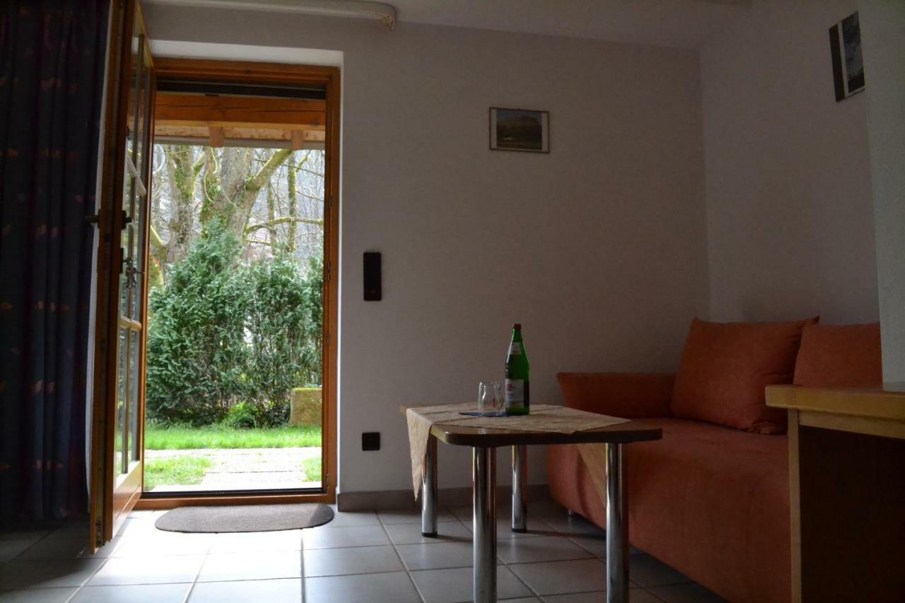 Pension - Gaestehaus Zum Pfaelzerwald Hinterweidenthal Exteriör bild